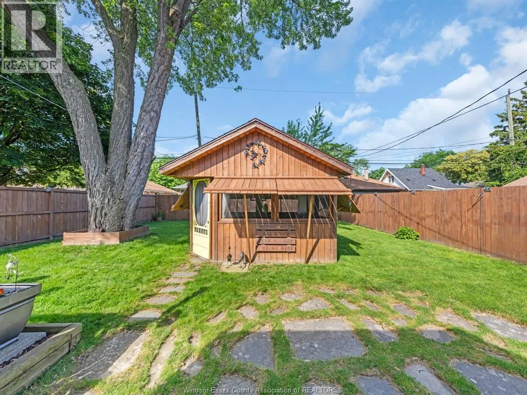 1543 OLIVE ROAD