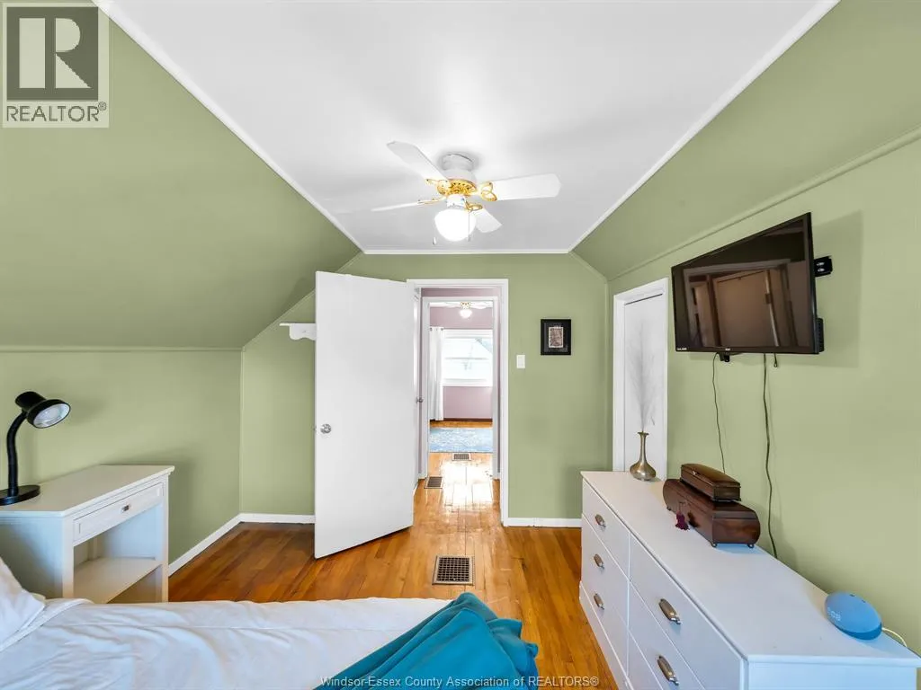 1543 OLIVE ROAD