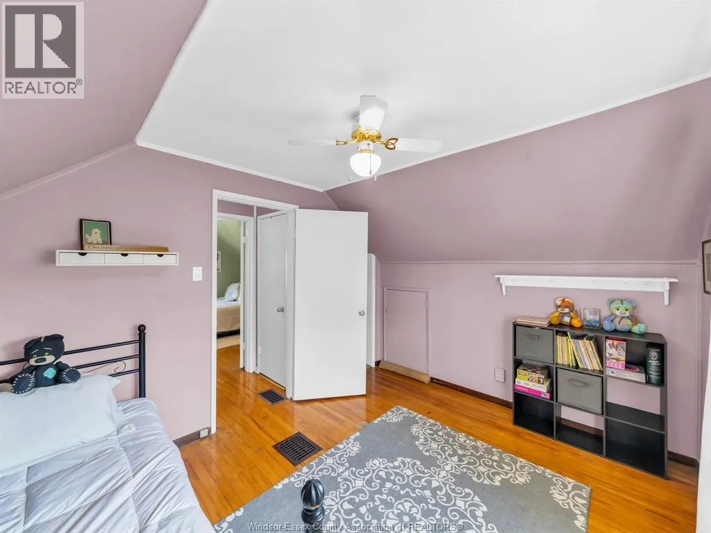 1543 OLIVE ROAD