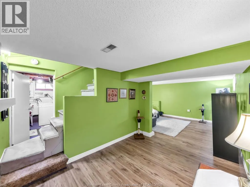 1543 OLIVE ROAD