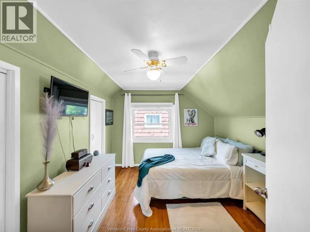 1543 OLIVE ROAD