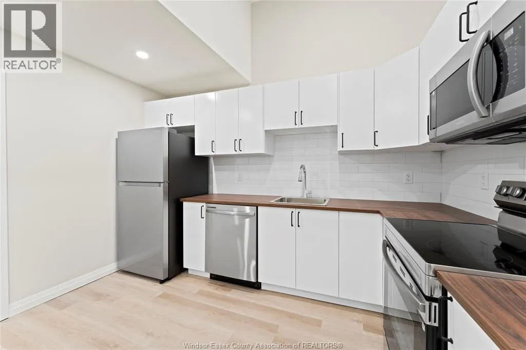 127 TALBOT STREET North Unit# 9