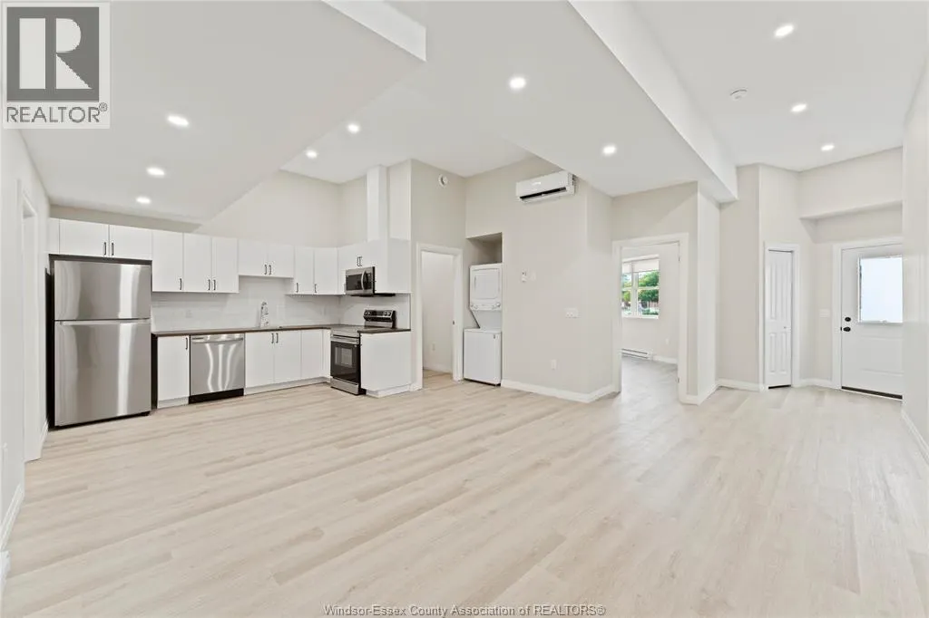 127 TALBOT STREET North Unit# 9