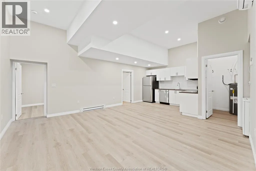 127 TALBOT STREET North Unit# 9