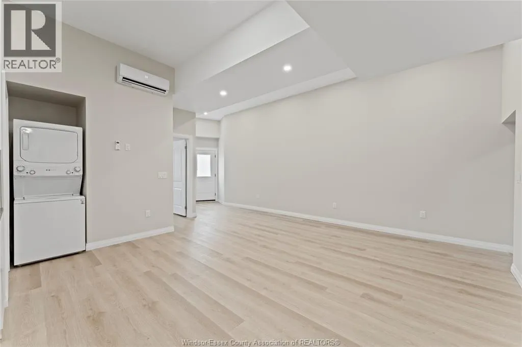 127 TALBOT STREET North Unit# 9
