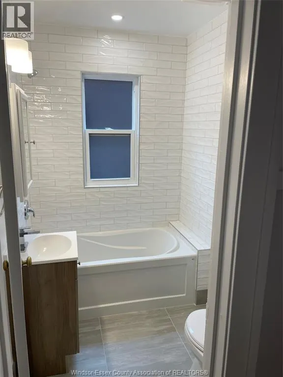 1496/1498 GILES East Unit# UPPER