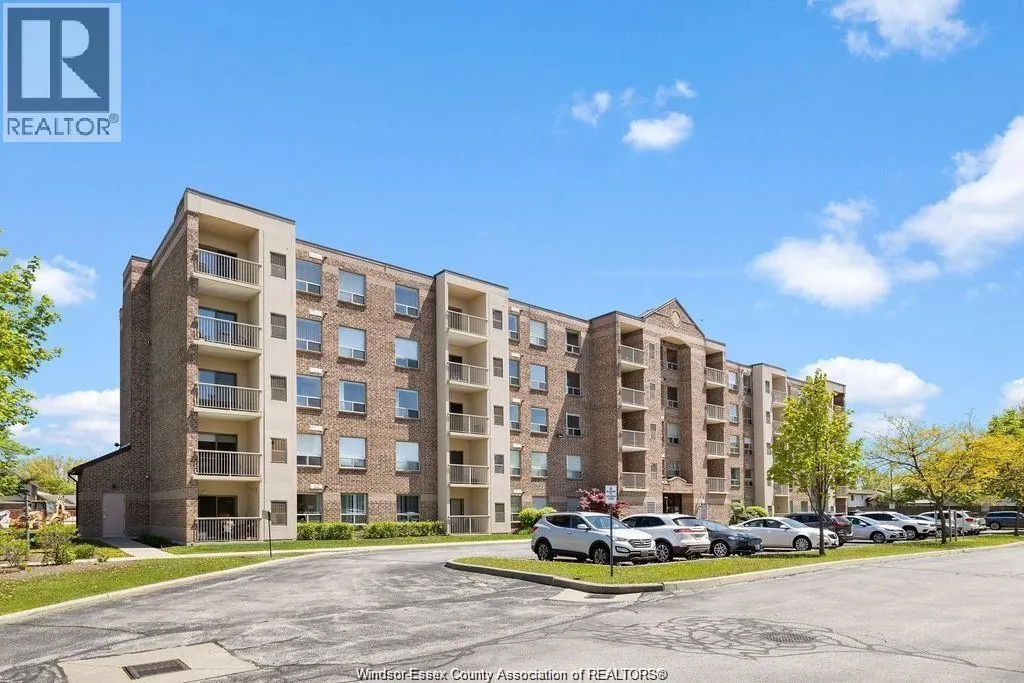 8335 WYANDOTTE Unit# 304