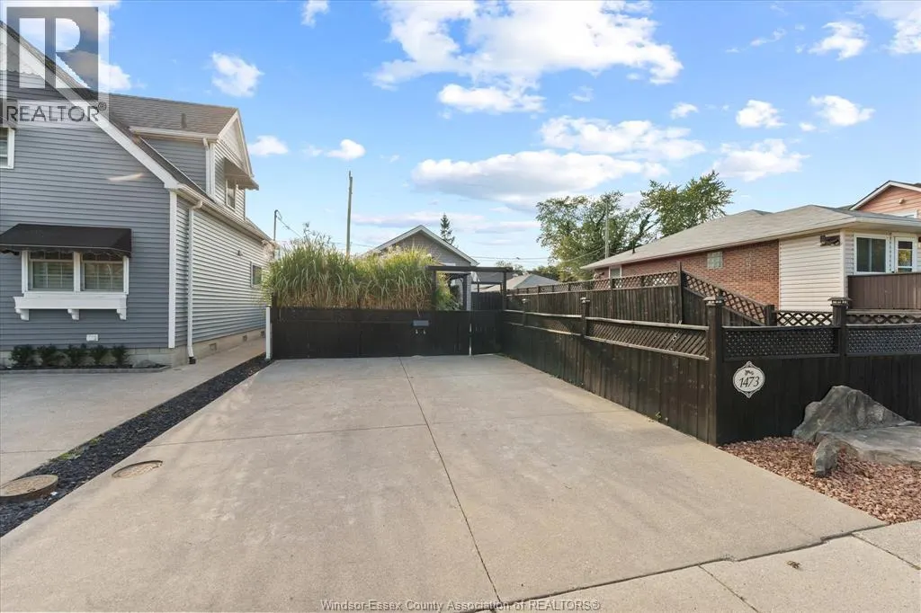 1473 Henry Ford Centre DRIVE