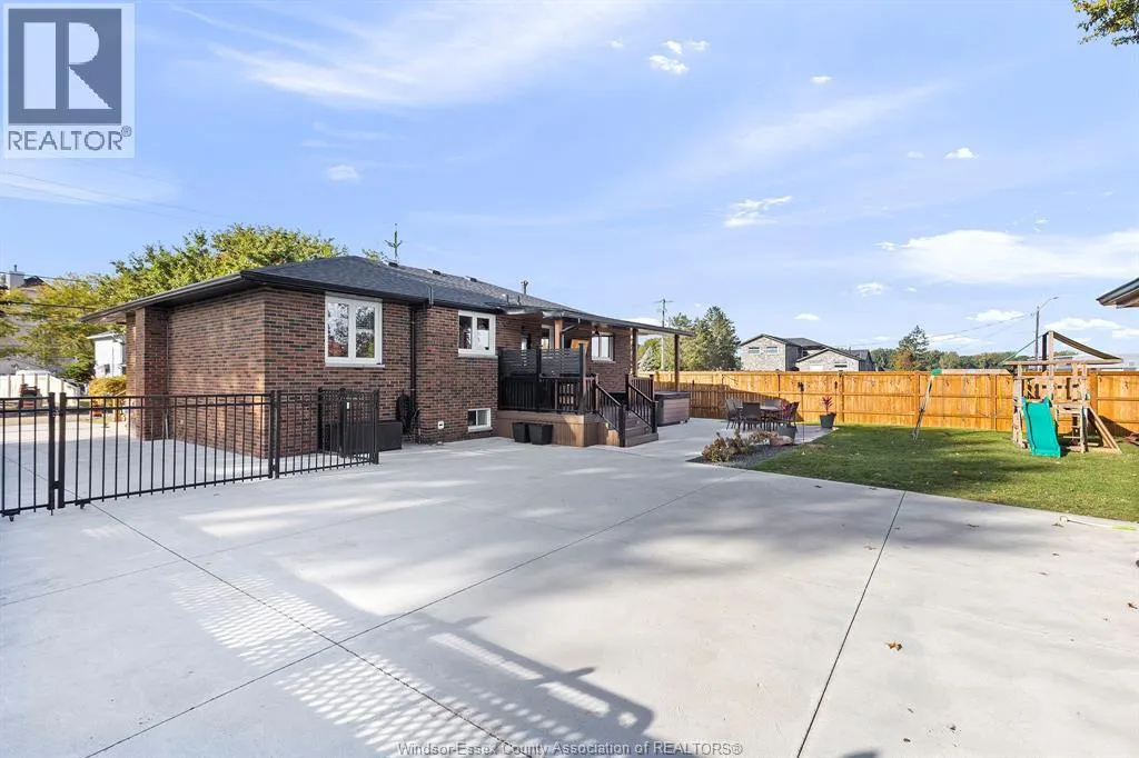 41 ADAMS LANE