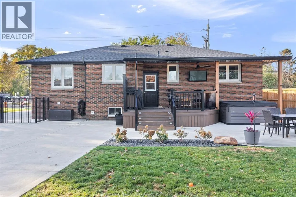 41 ADAMS LANE