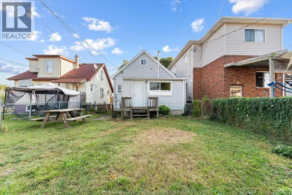 1103 LILLIAN