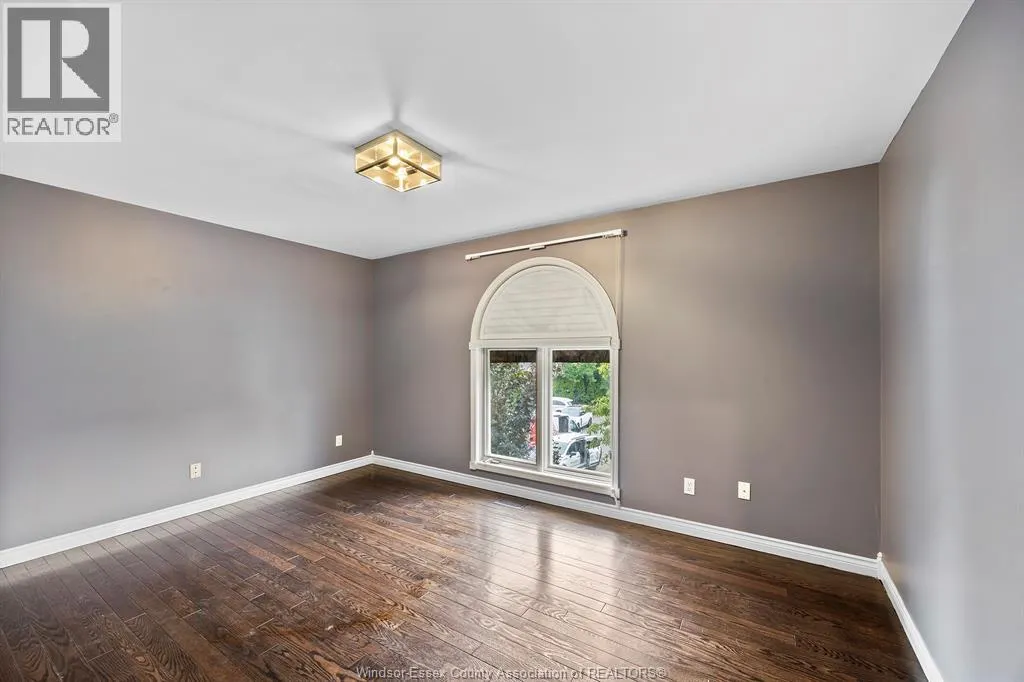 15 Fasan CRESCENT
