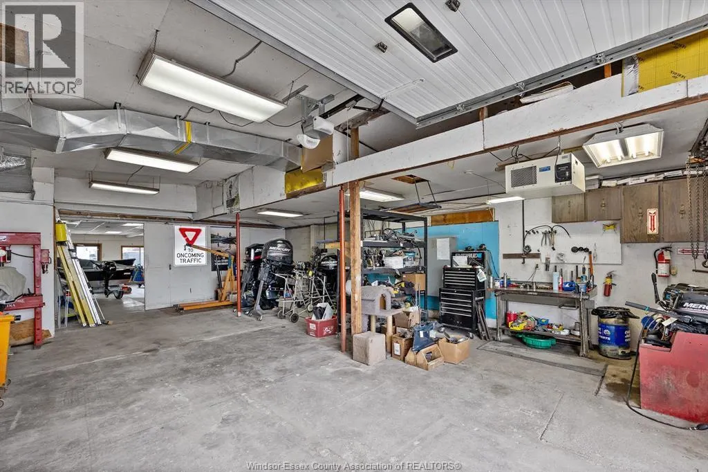 7565 Tecumseh ROAD