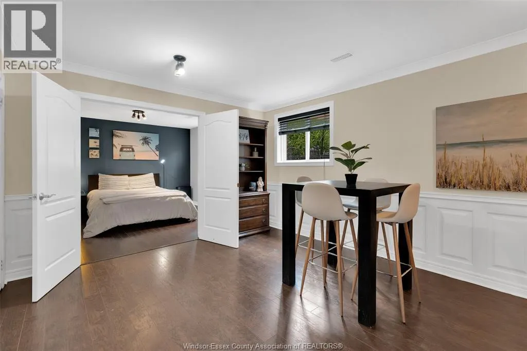 489 Kenwood Blvd.