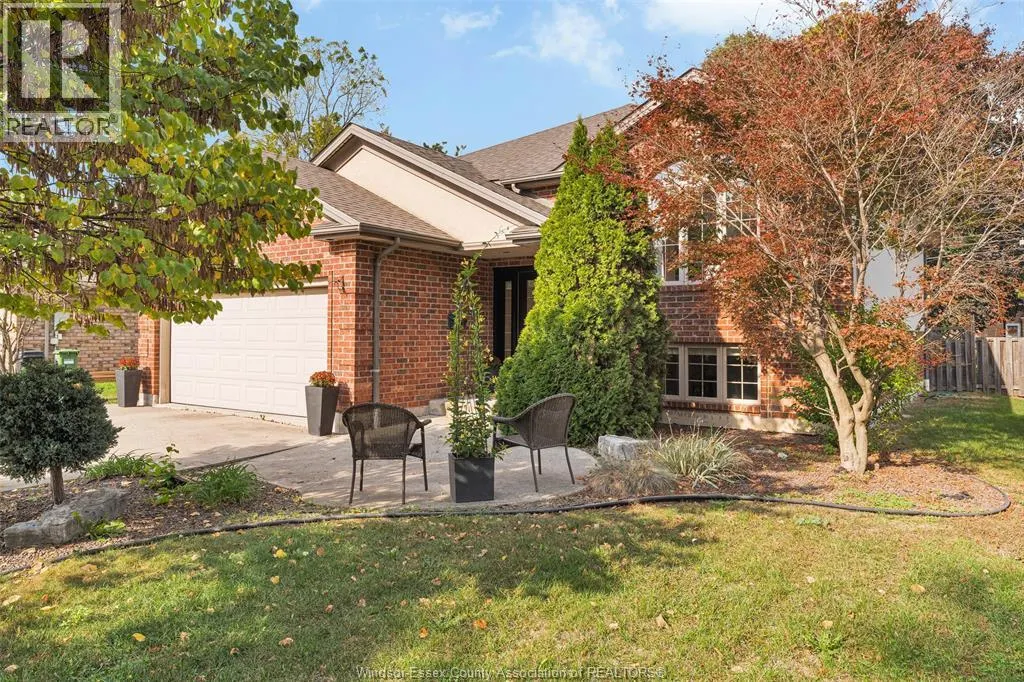 489 Kenwood Blvd.