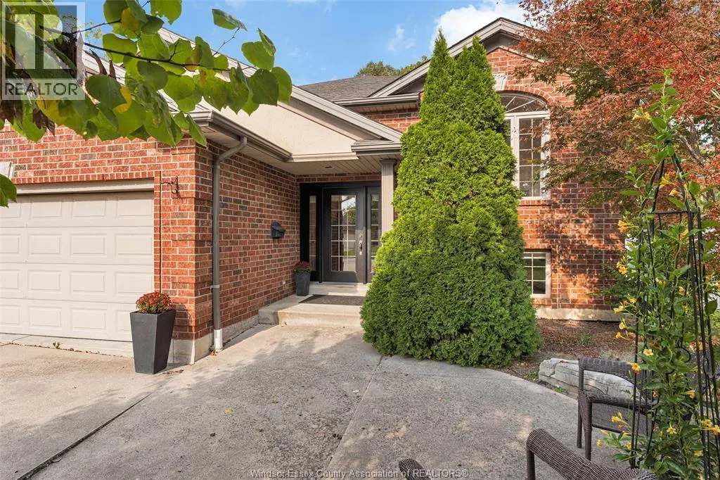 489 Kenwood Blvd.