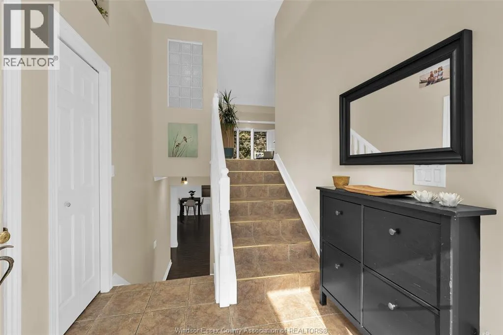 489 Kenwood Blvd.
