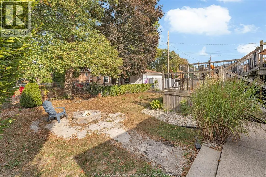 489 Kenwood Blvd.