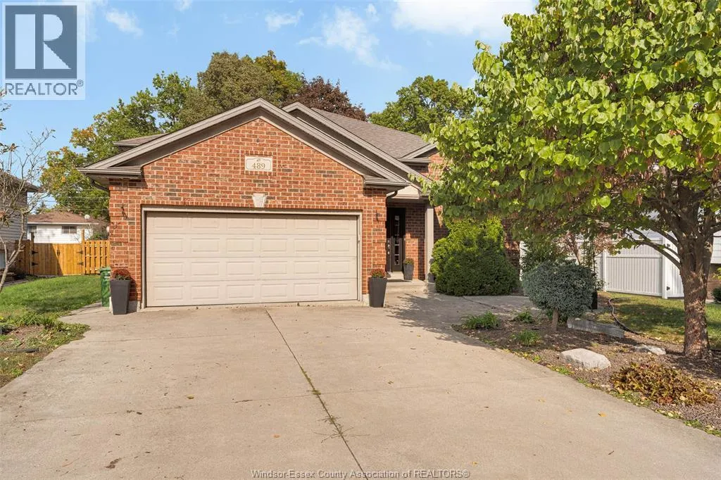 489 Kenwood Blvd.