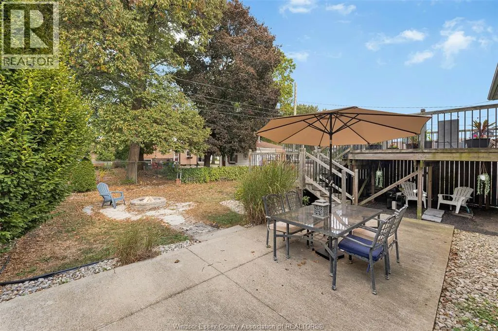 489 Kenwood Blvd.