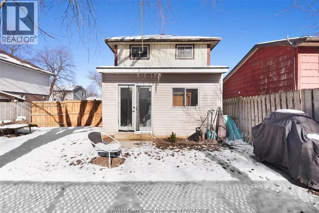 1203 COTTAGE
