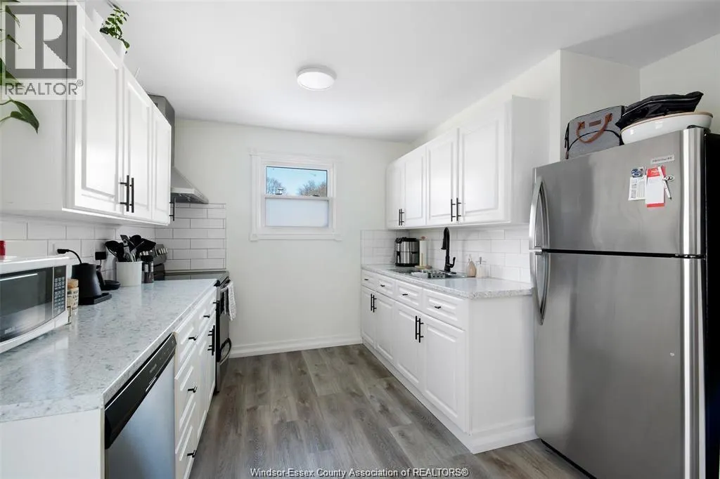 1203 COTTAGE