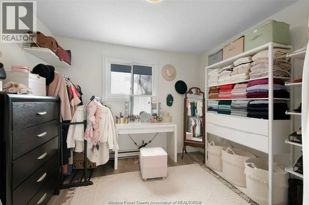 1203 COTTAGE