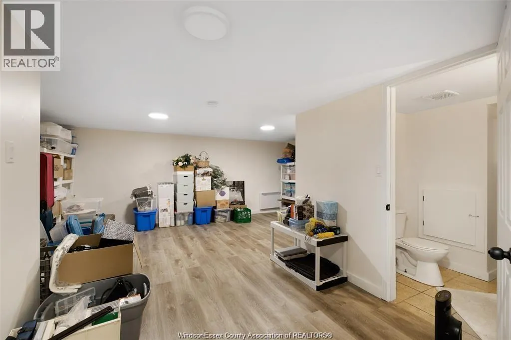 1203 COTTAGE