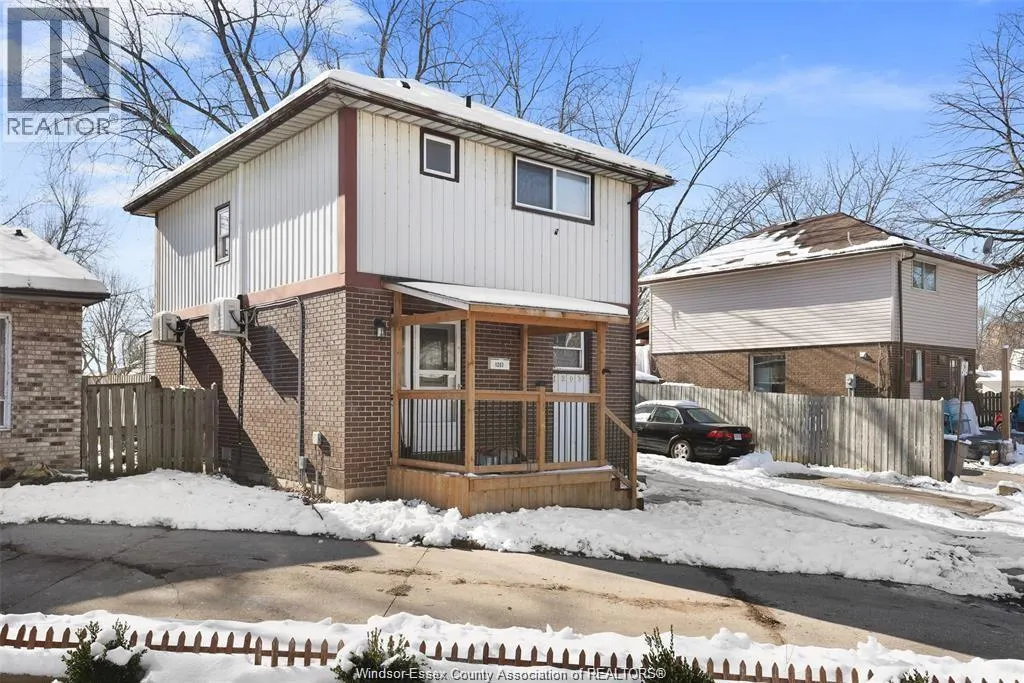 1203 COTTAGE