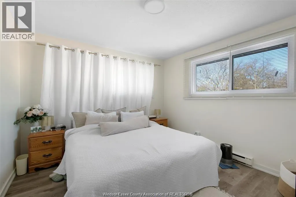1203 COTTAGE