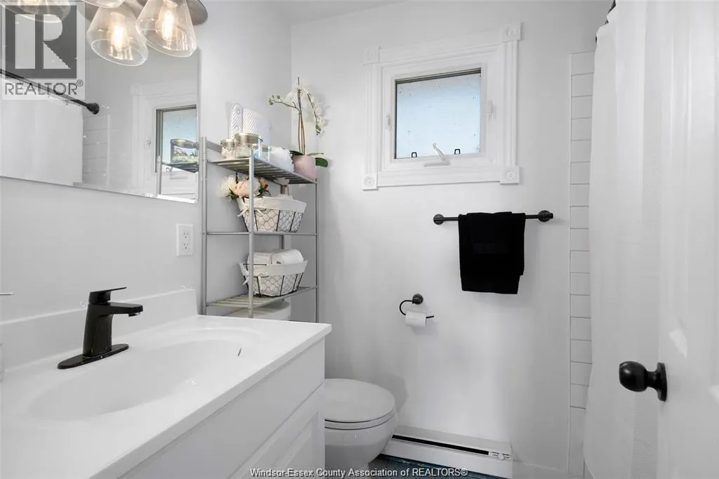 1203 COTTAGE