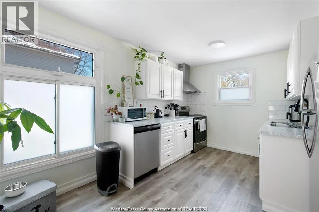 1203 COTTAGE