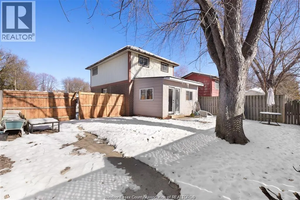 1203 COTTAGE