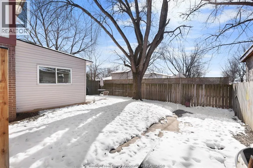 1203 COTTAGE