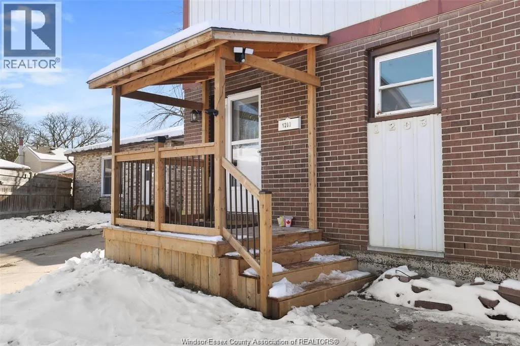 1203 COTTAGE