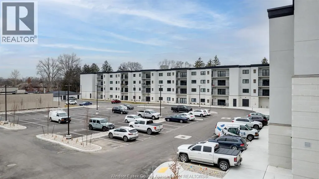 3817 HOWARD Unit# 408