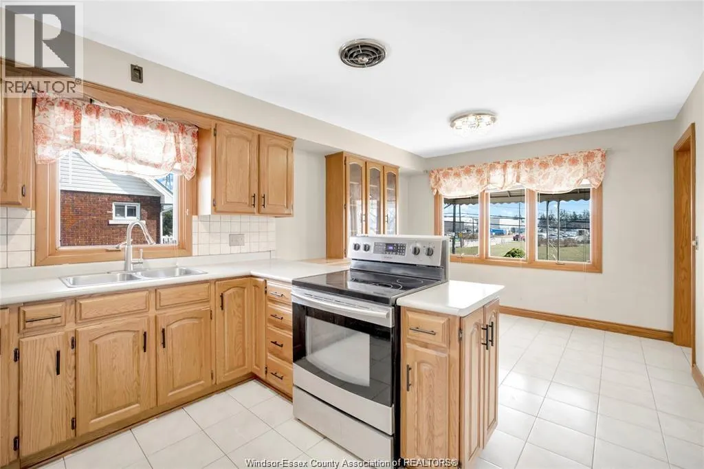 2144 GRAND MARAIS East Unit# UPPER