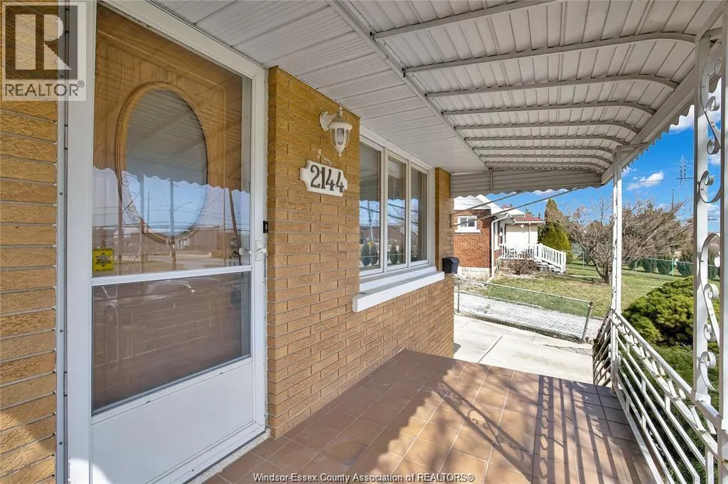 2144 GRAND MARAIS East Unit# UPPER