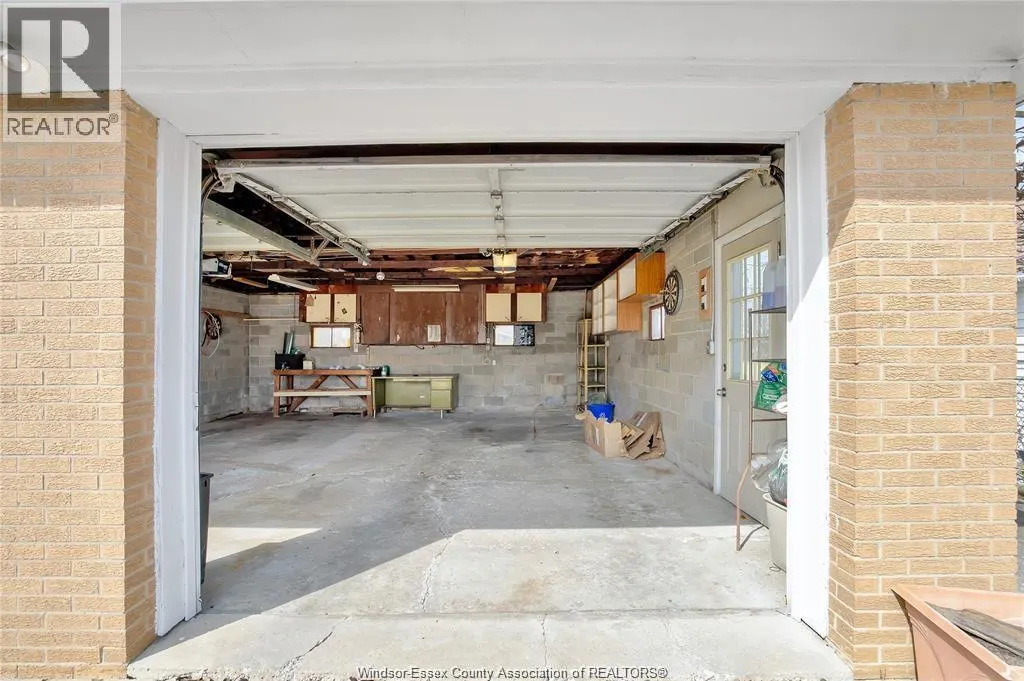 2144 GRAND MARAIS East Unit# UPPER