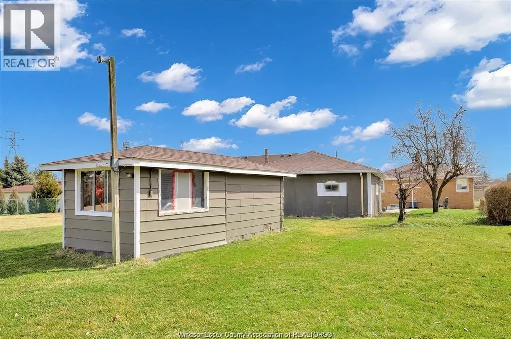 2144 GRAND MARAIS East Unit# UPPER