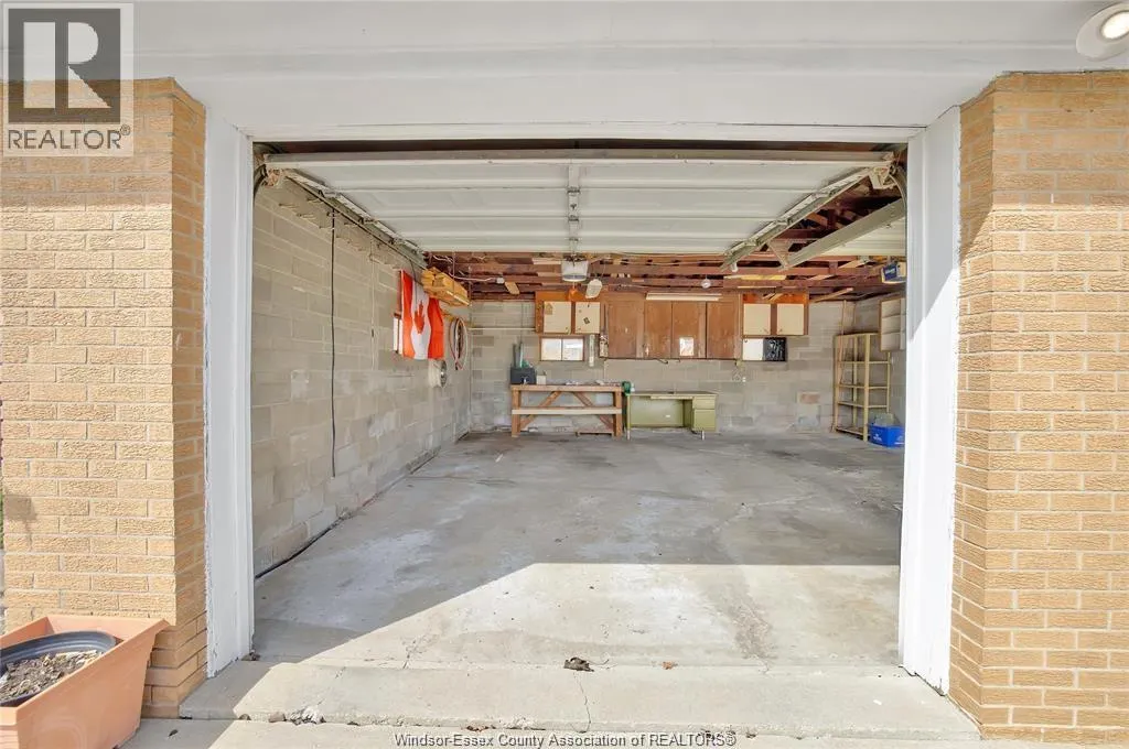 2144 GRAND MARAIS East Unit# UPPER