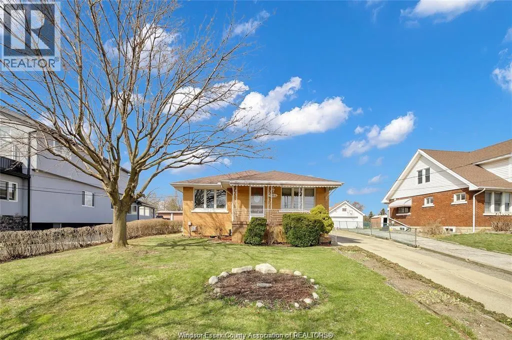 2144 GRAND MARAIS East Unit# UPPER