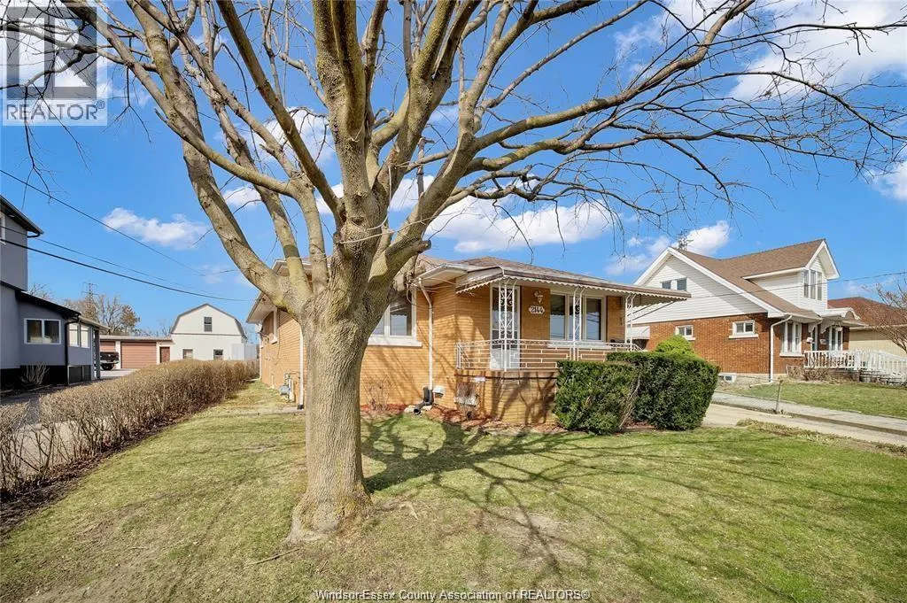 2144 GRAND MARAIS East Unit# UPPER