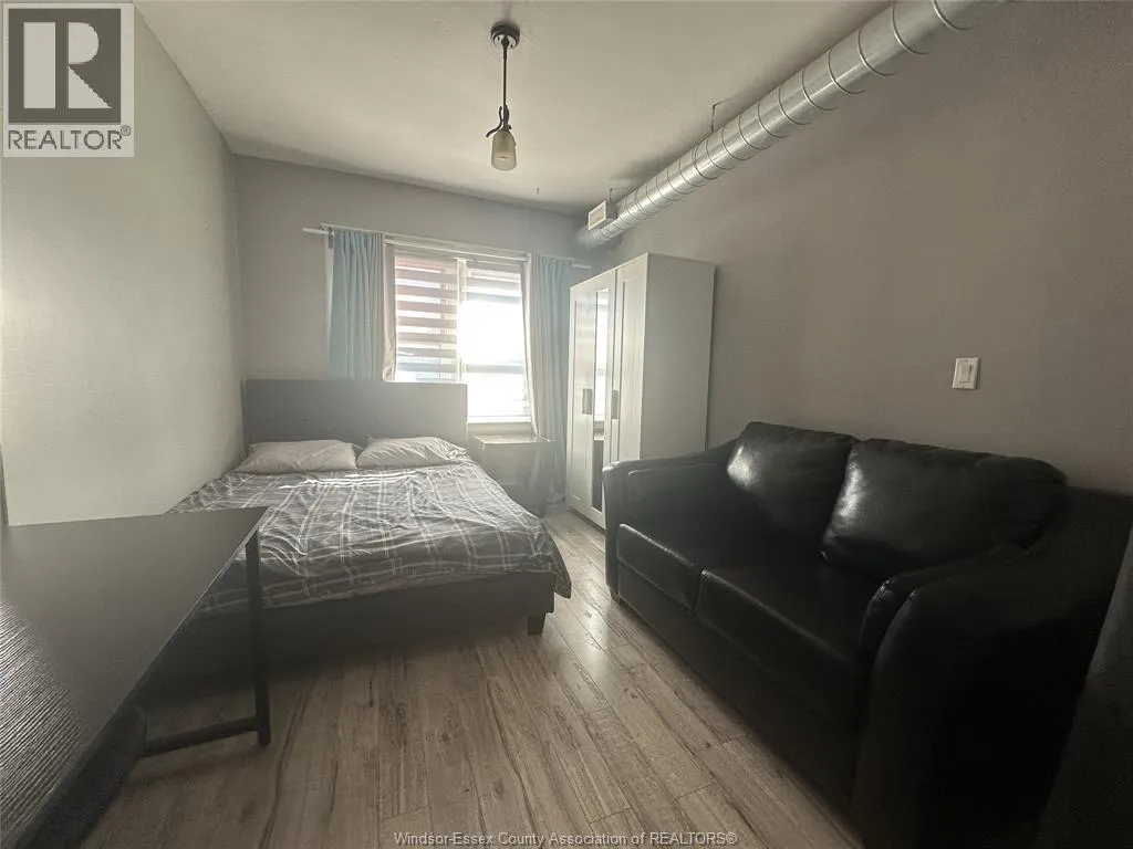 1478 WYANDOTTE STREET East Unit# 1