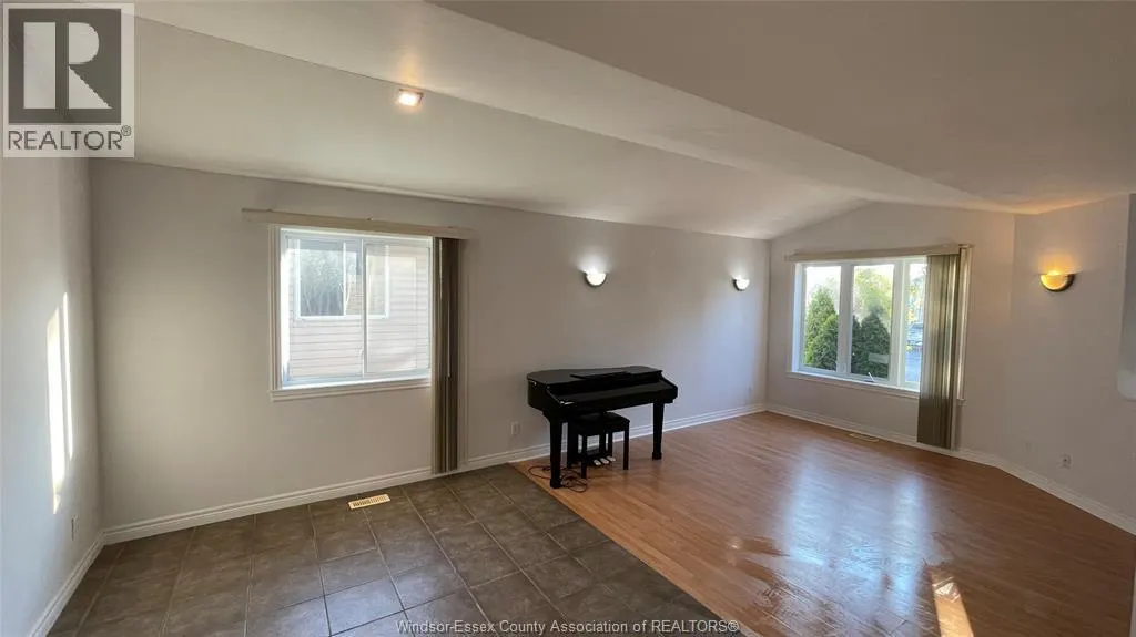11396 Timber Bay Crescent Unit# UPPER