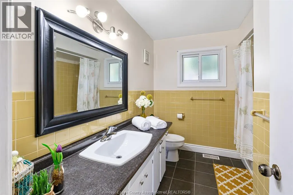 1 LONGFIELD LANE