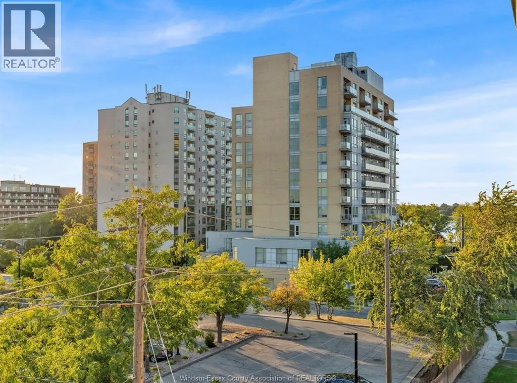 5000 WYANDOTTE STREET East Unit# 511