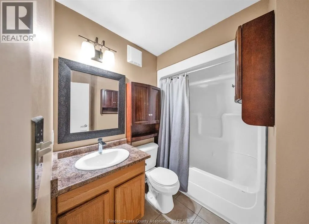 5000 WYANDOTTE STREET East Unit# 511