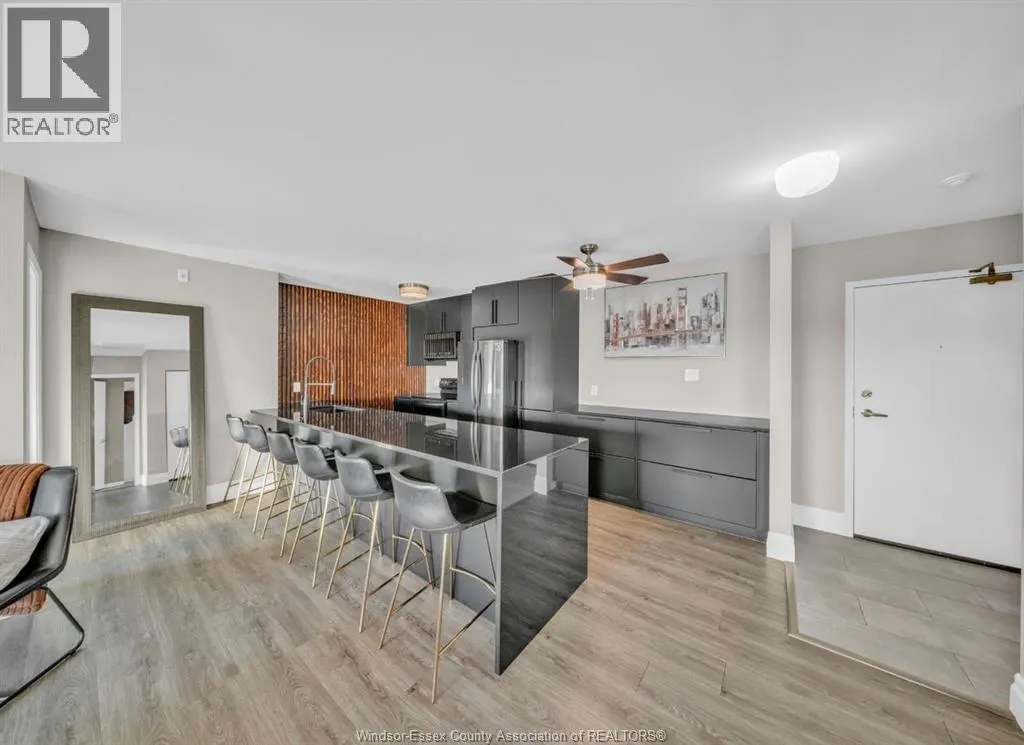 5000 WYANDOTTE STREET East Unit# 511