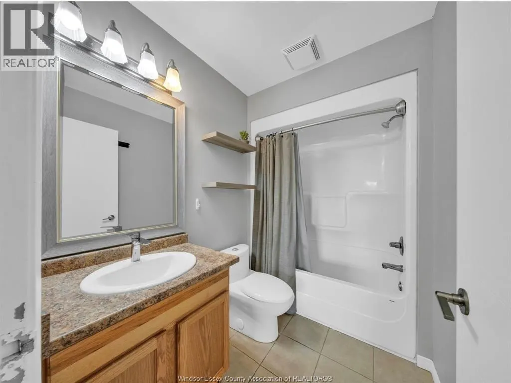 5000 WYANDOTTE STREET East Unit# 511